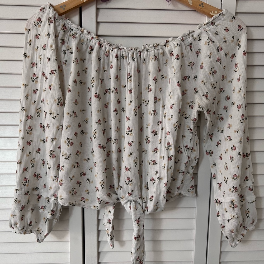 Cute crop tie top